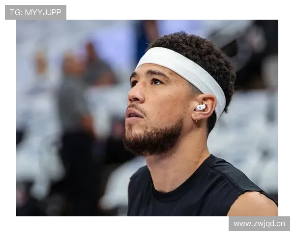 布克训练完顺手给私人飞机加满油，这日常谁顶得住